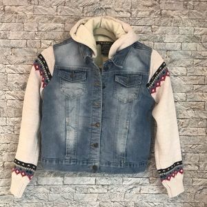 [Vigoss] Denim Jacket w/ adorable sweater sleeves